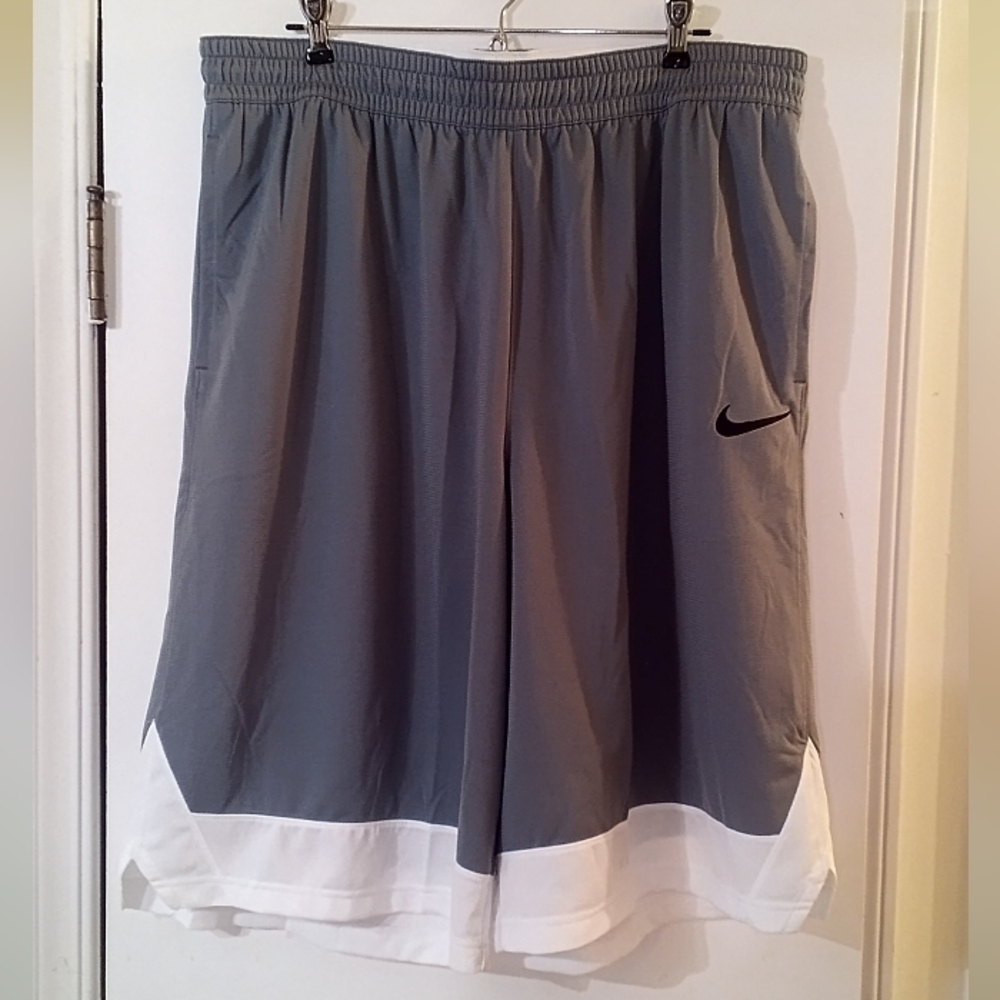 Nike basketball shorts XXL-Tall